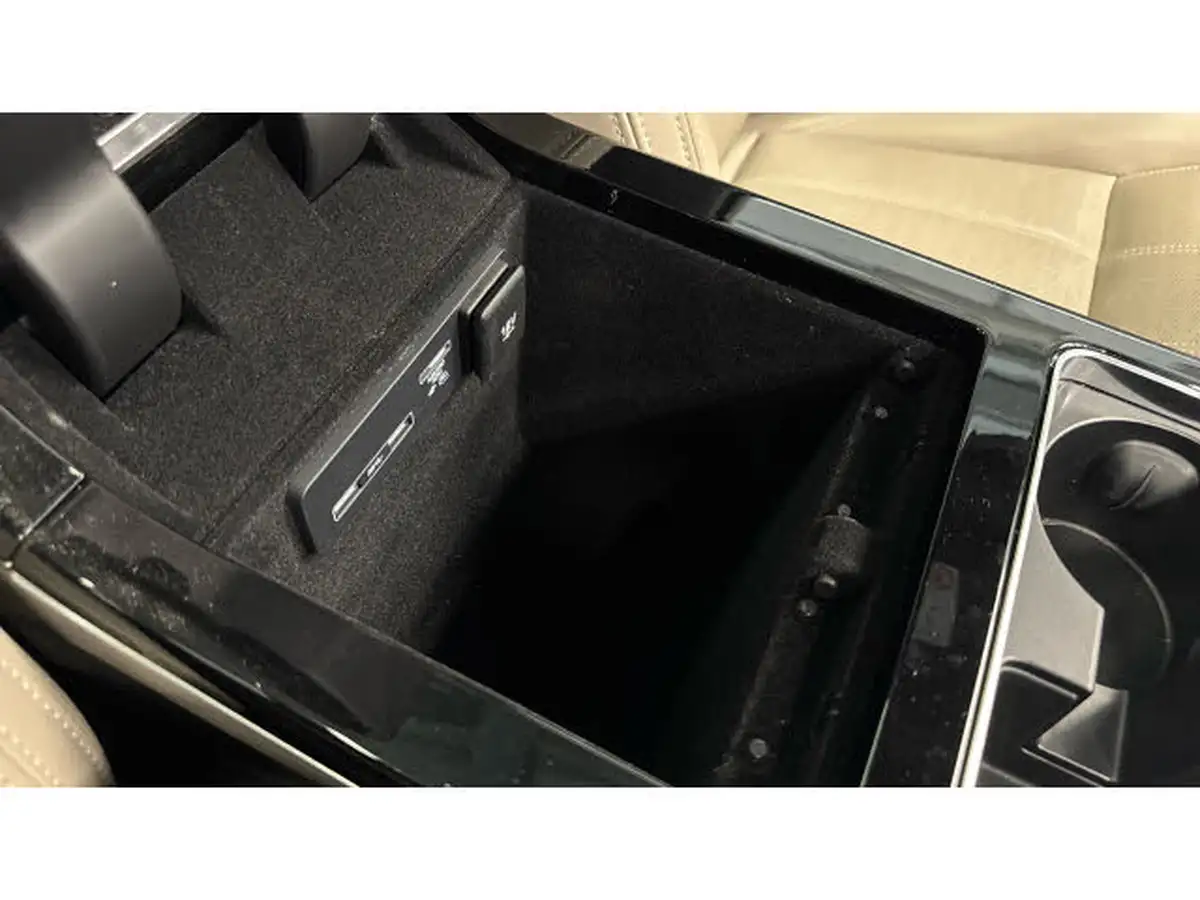 2020-land-rover-range-rover-velar-20-d240-r-dynamic-hse-big-34