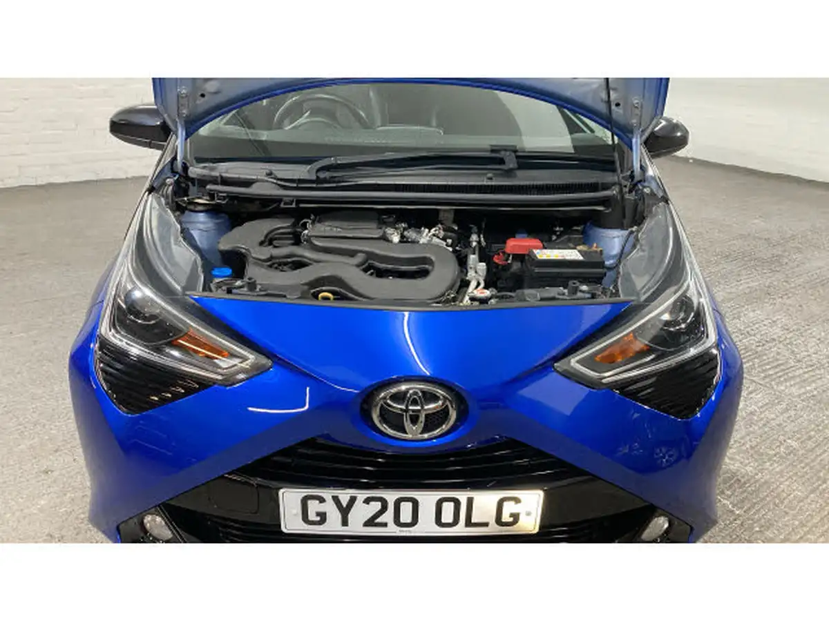 2020-toyota-aygo-10-vvt-i-x-clusiv-blackred-bi-tone-tss-x-shift-big-7