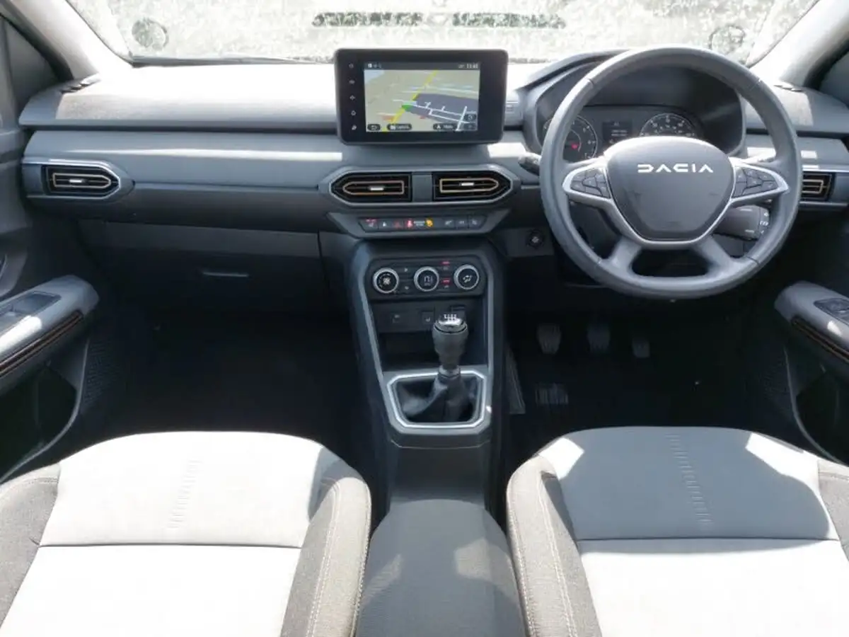 2024-dacia-sandero-stepway-10-tce-extreme-90bhp-big-2