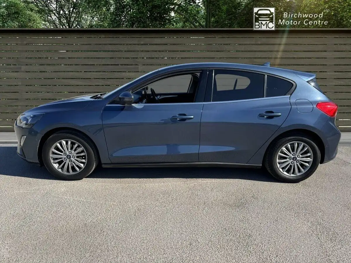 2020-ford-focus-10t-titanium-hatchback-auto-big-3
