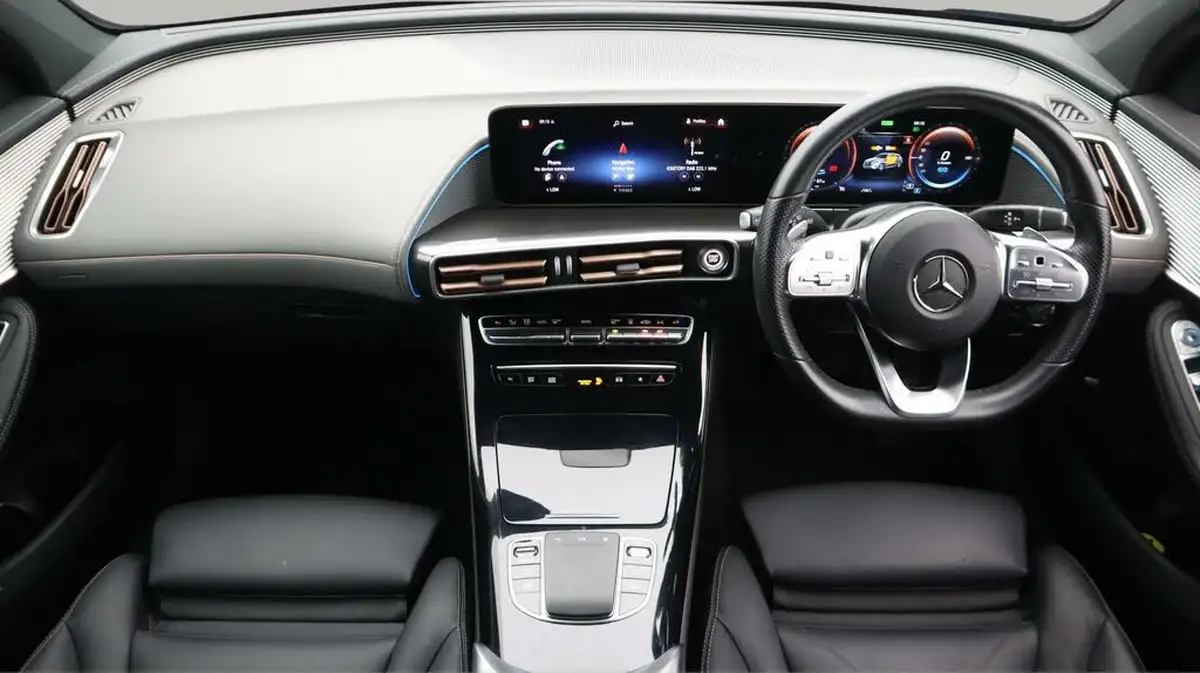2021-mercedes-benz-eqc-e-eqc-400-amg-line-big-13