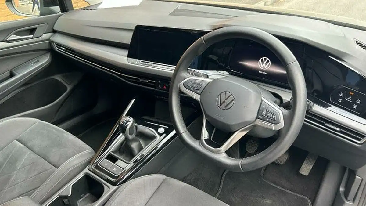 2023-volkswagen-golf-15-tsi-style-edition-150ps-big-5
