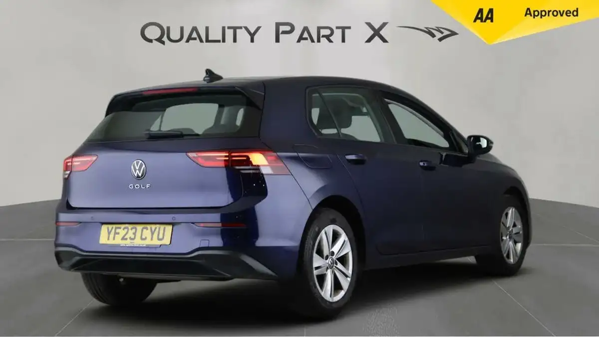 2023-volkswagen-golf-15-tsi-life-130ps-hatchback-big-6