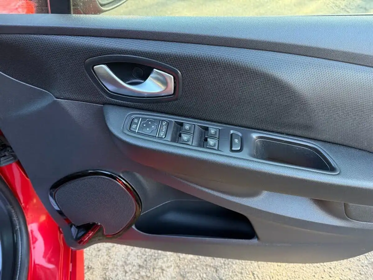 2017-renault-clio-15dci-dynamique-s-nav-90bhp-big-19