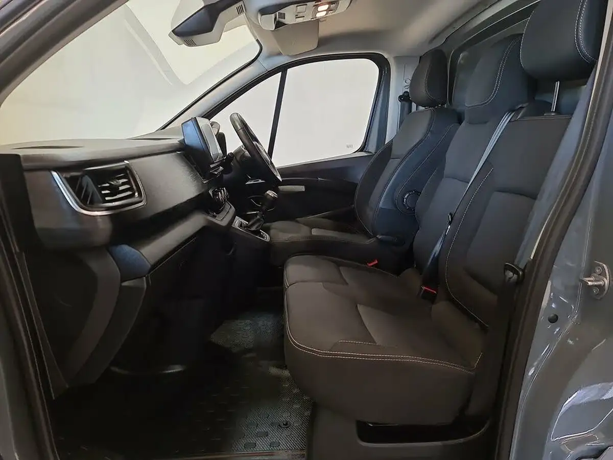 2022-nissan-primastar-20dci-tekna-28-l1h1-130pseu6d-crew-van-big-28