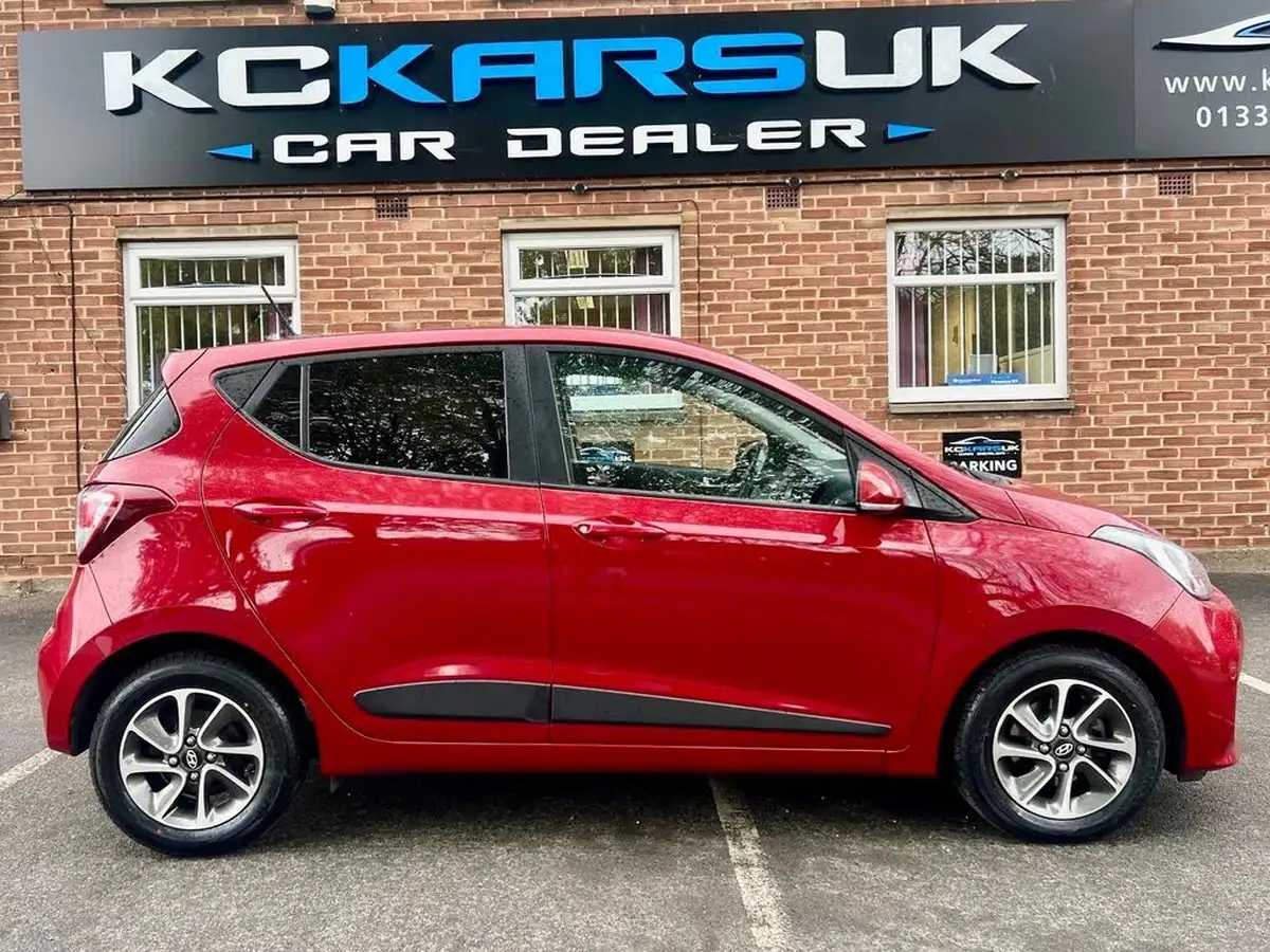 2017-hyundai-i10-10-premium-big-3