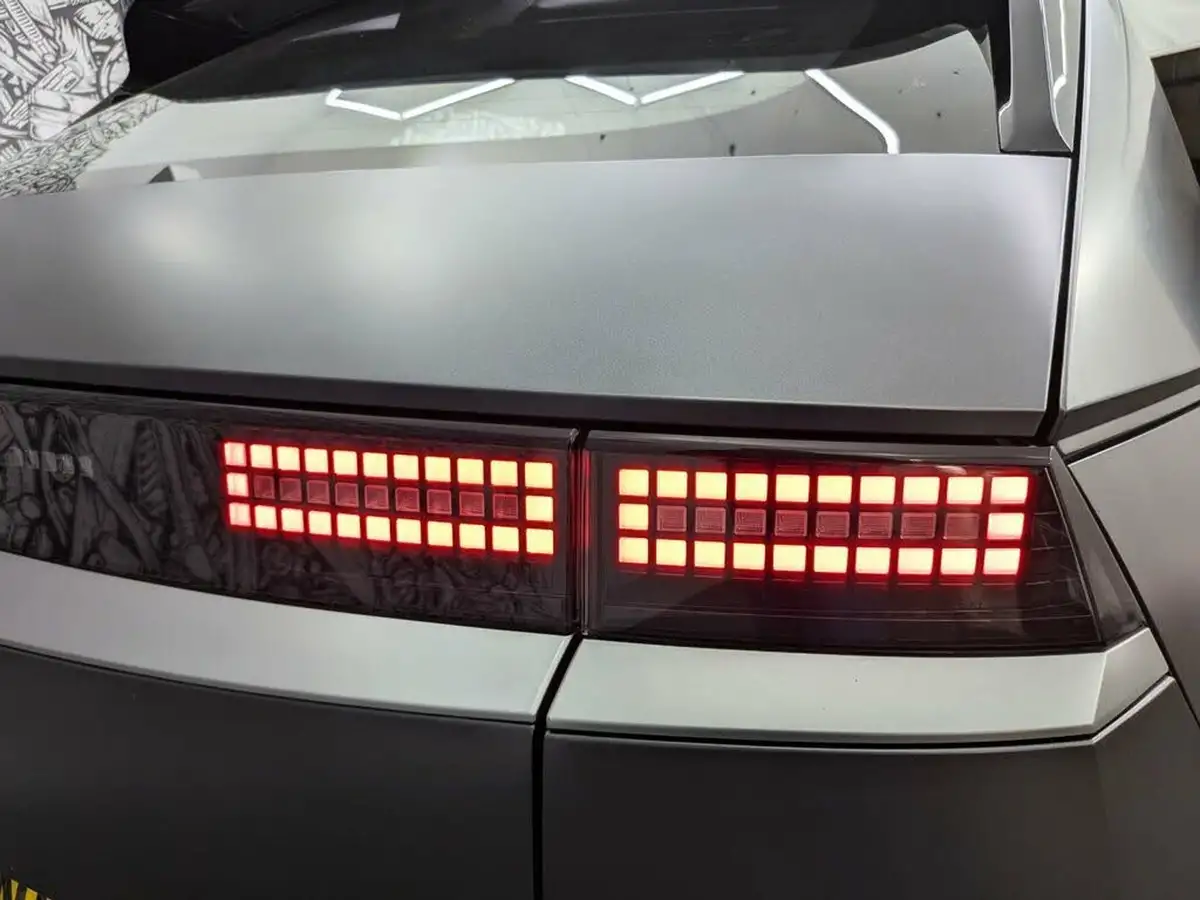 2022-hyundai-ioniq-5-e-se-connect-big-15
