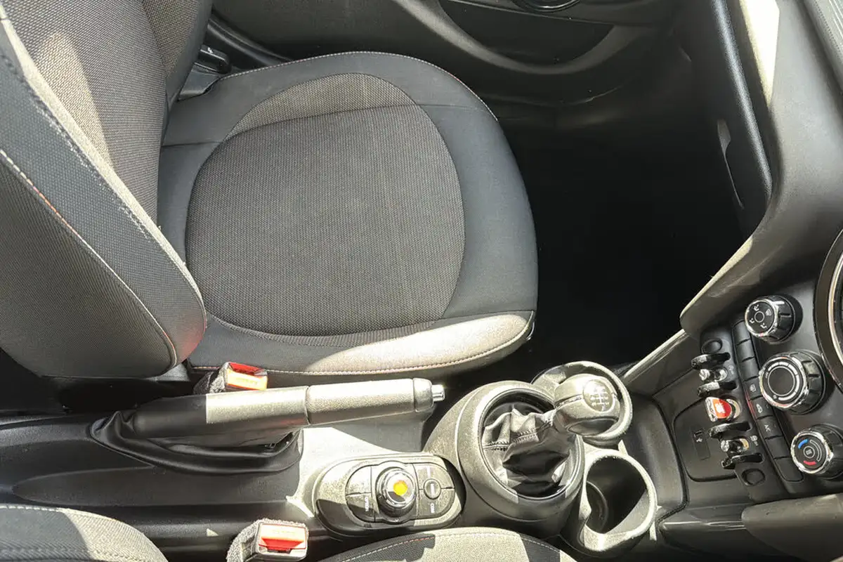 2019-mini-cooper-15-cooper-classic-hatchback-5d-big-30