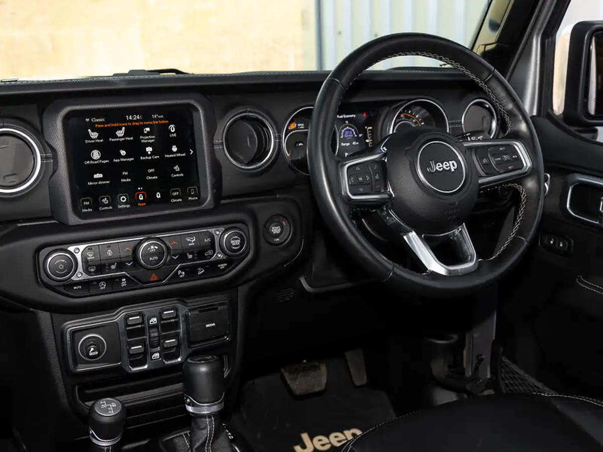 2021-jeep-wrangler-20-gme-overland-5d-big-12