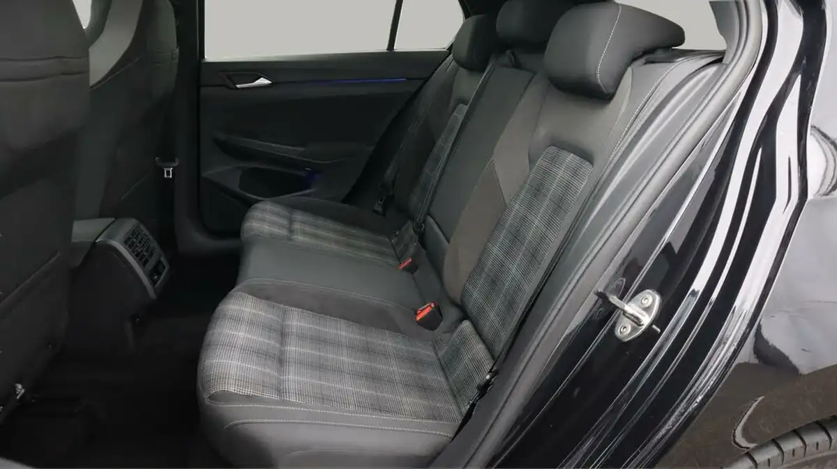 2021-volkswagen-golf-20tdi-gtd-big-16