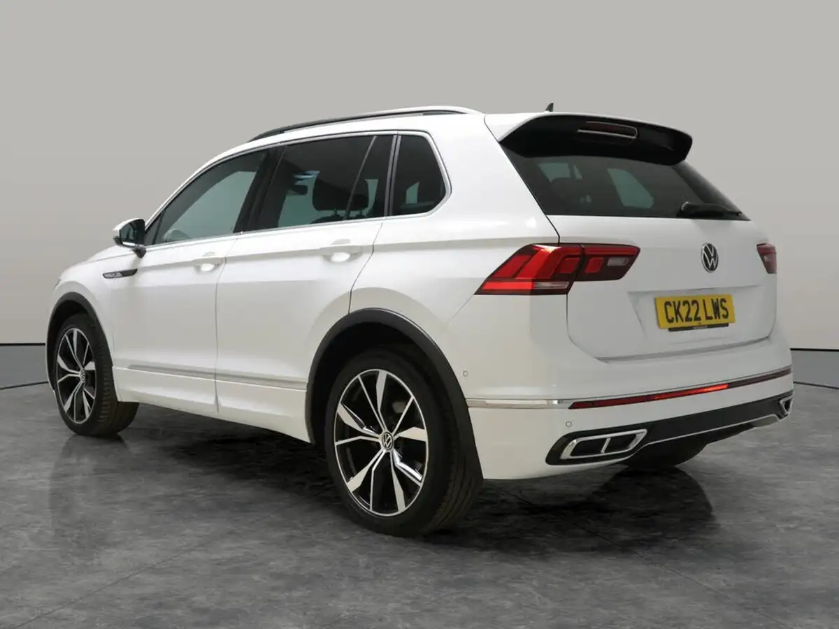 2022-volkswagen-tiguan-15-tsi-r-line-big-12