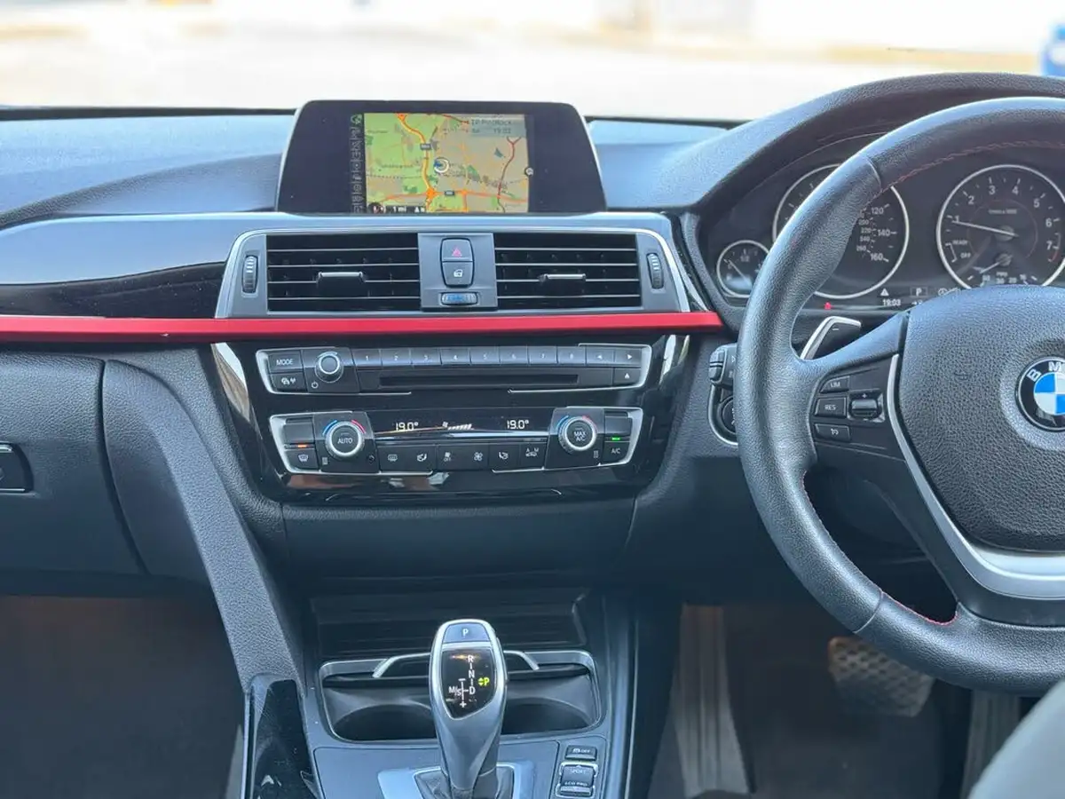 2016-bmw-3-series-20-320i-sport-saloon-4d-auto-big-12