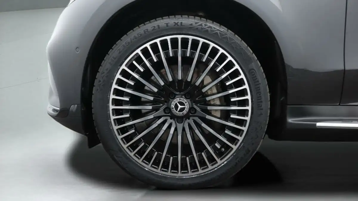 2022-mercedes-benz-eqc-e-eqc-400-amg-line-premium-big-18