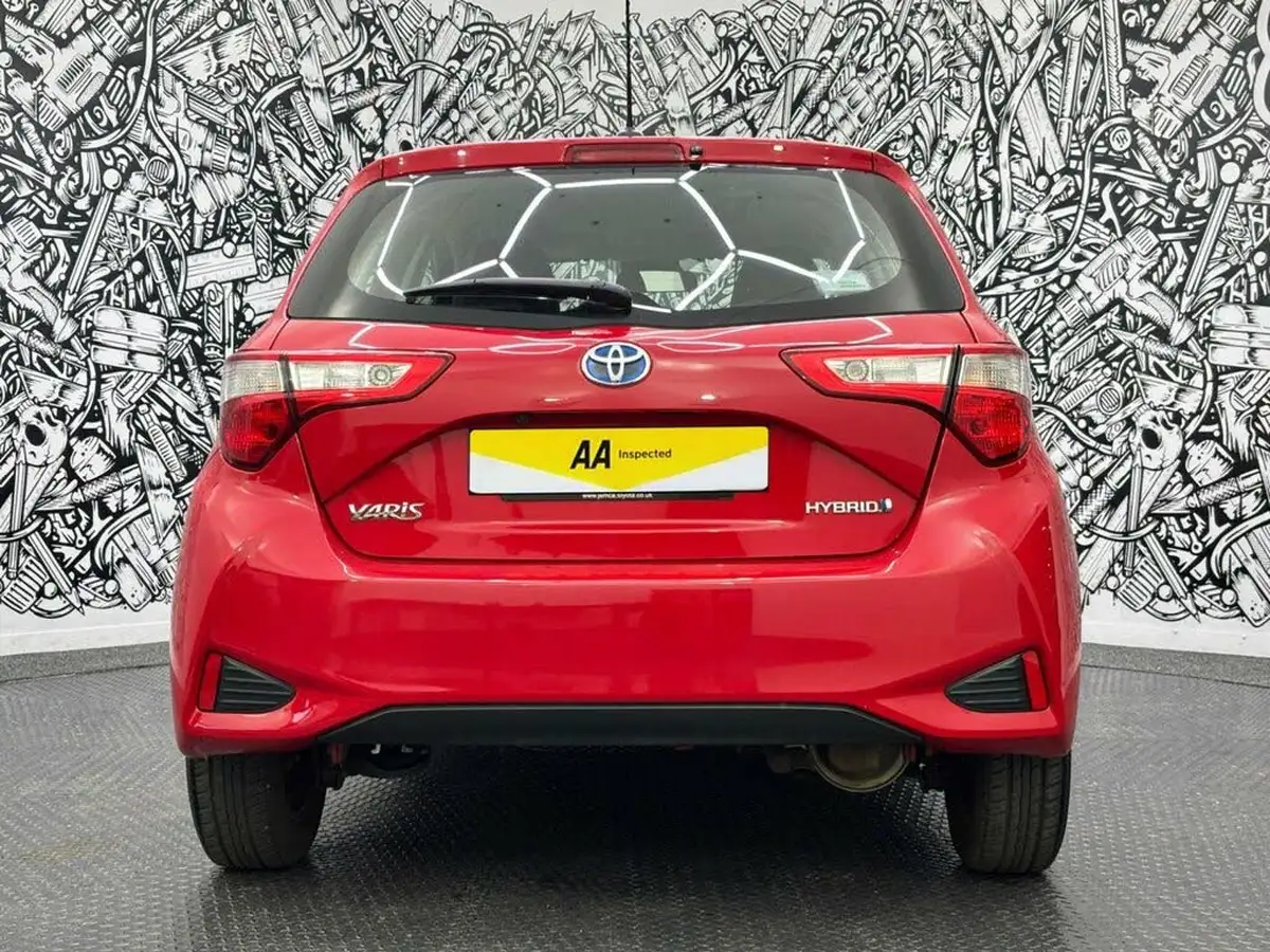 2019-toyota-yaris-15-vvt-i-icon-hybrid-big-8
