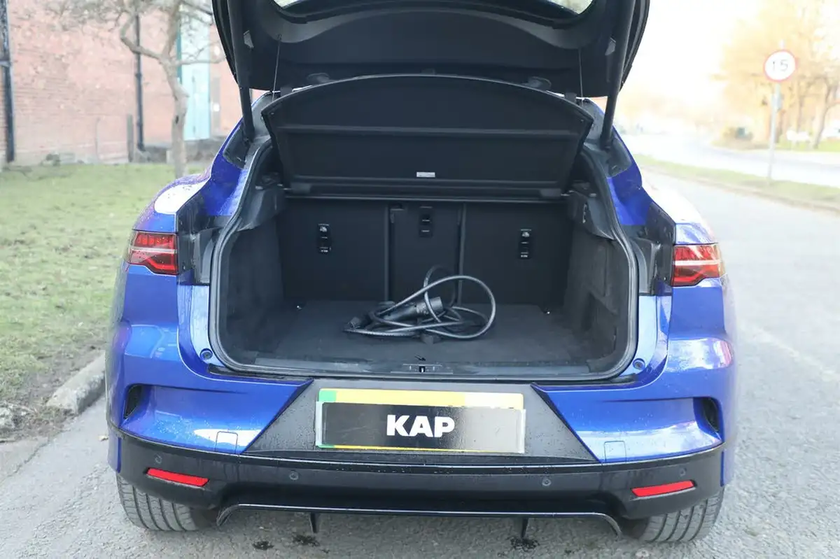 2022-jaguar-i-pace-ev400-hse-black-big-11