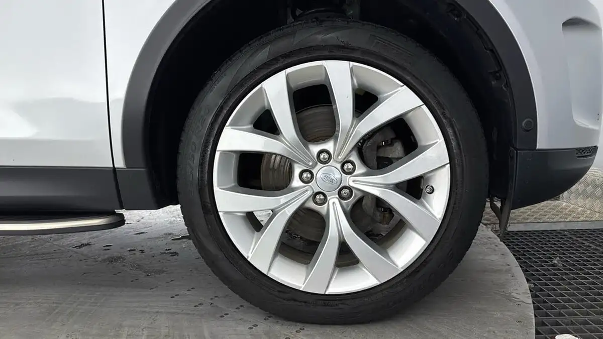 2019-land-rover-discovery-sport-20-p250-hse-big-28