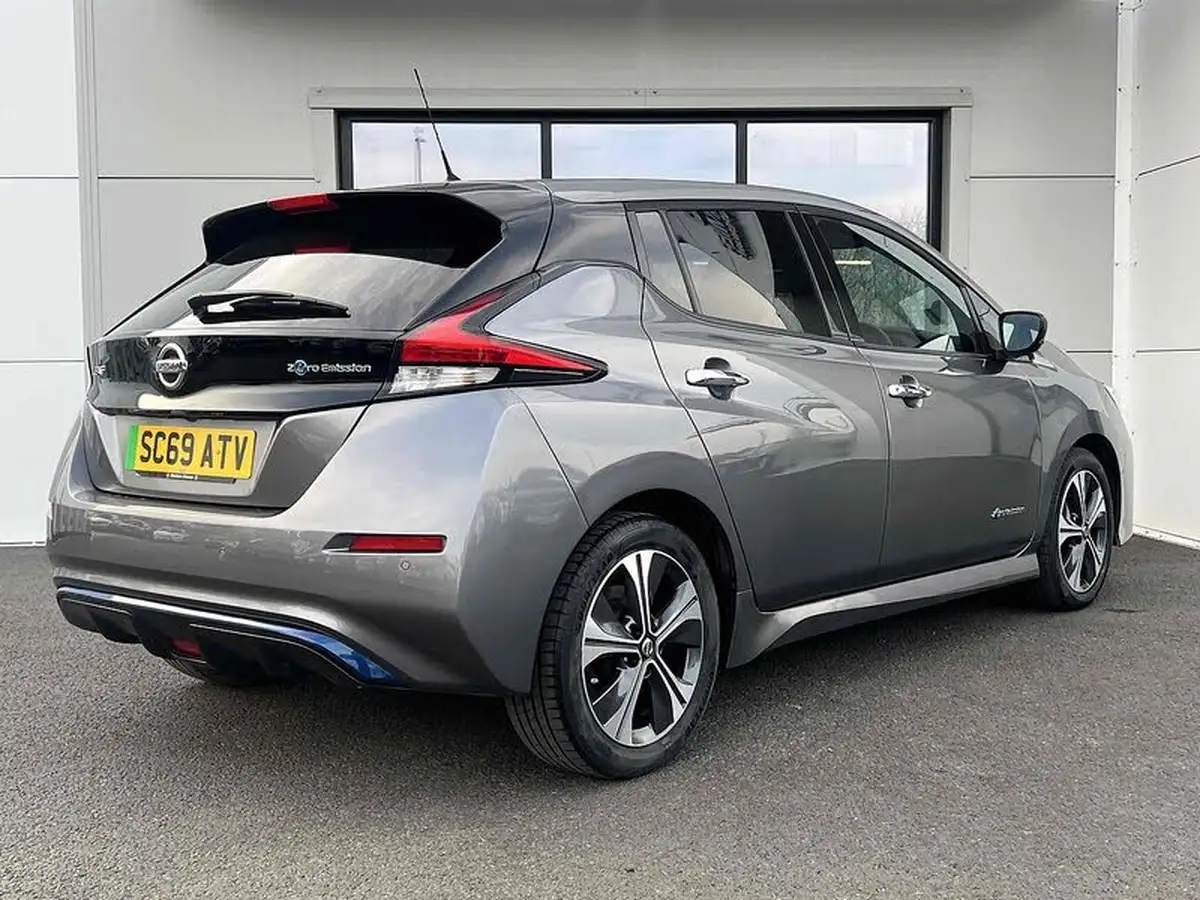 2020-nissan-leaf-e-n-connecta-big-10