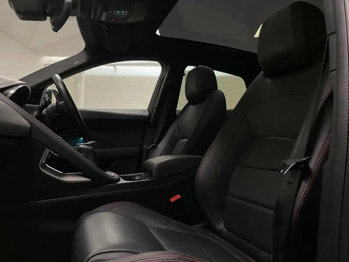 2020-jaguar-e-pace-20-i4-chequered-flag-200ps-big-28