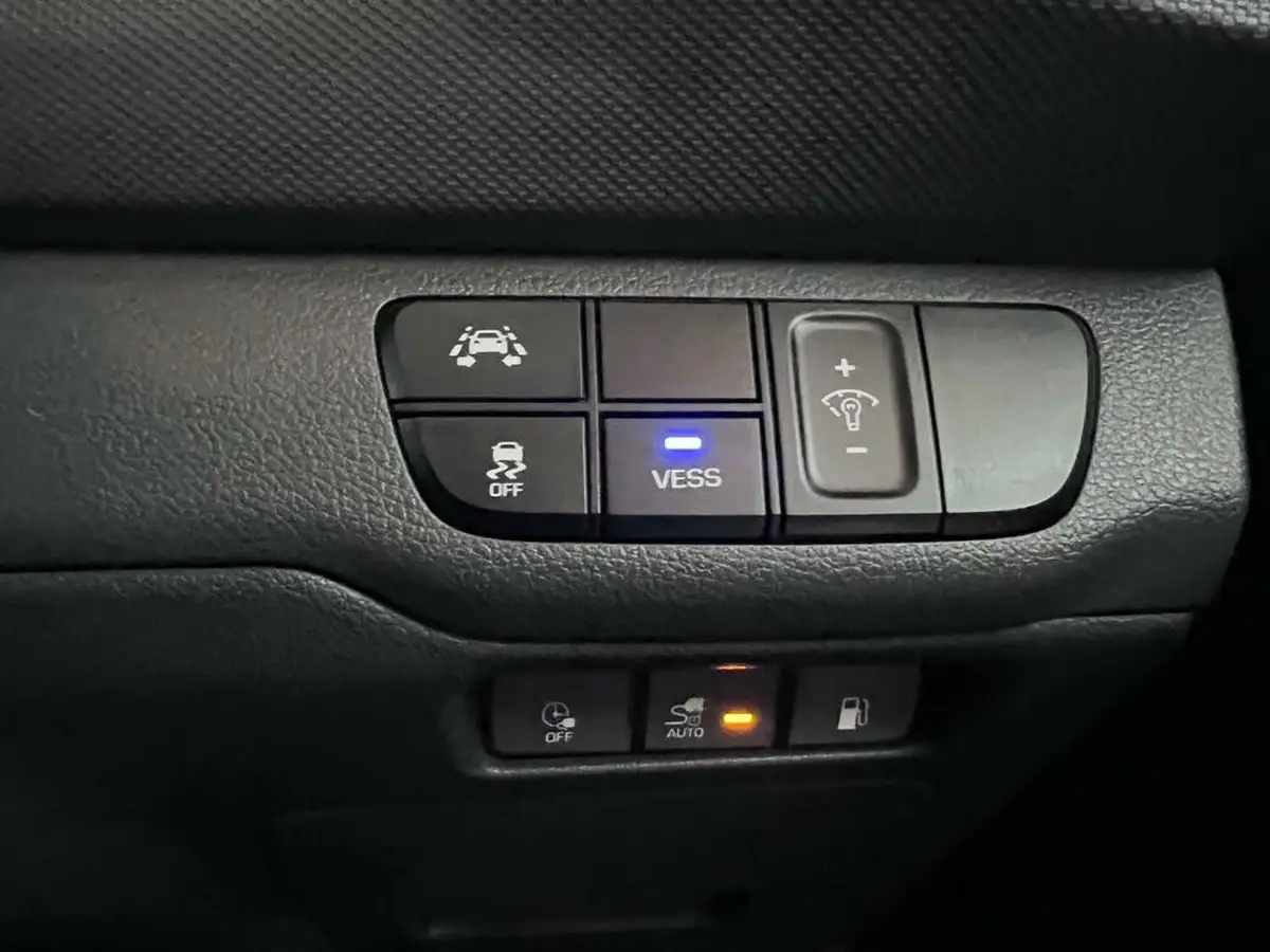 2018-hyundai-ioniq-16-gdi-premium-plug-in-hybrid-big-24