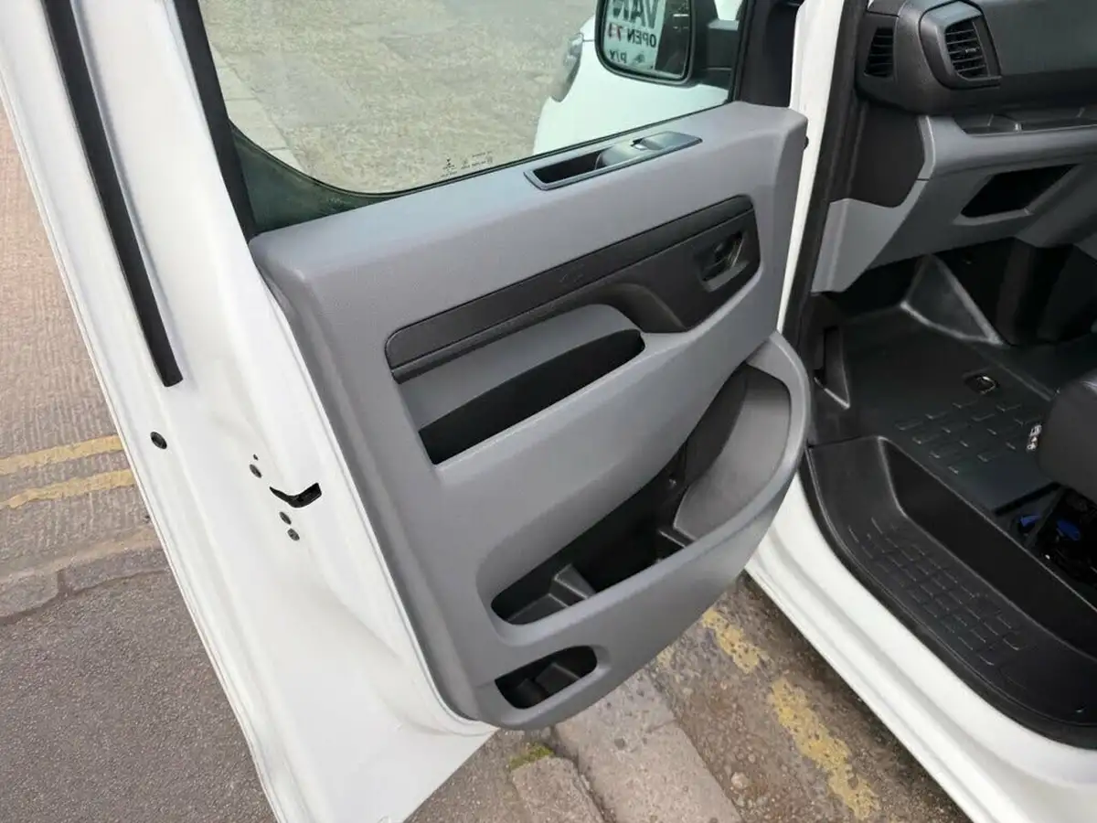 2019-citroen-dispatch-16bluehdi-x-m-1000-115pseu6-ss-big-15