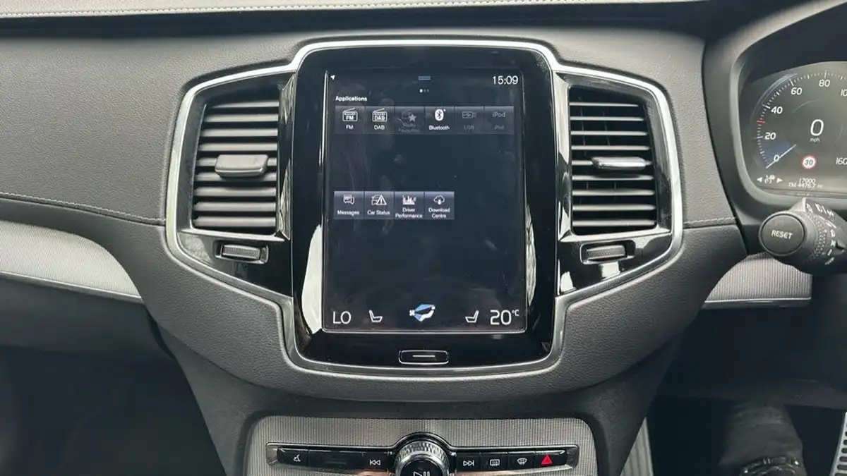 2021-volvo-xc90-20td-b5-r-design-big-43
