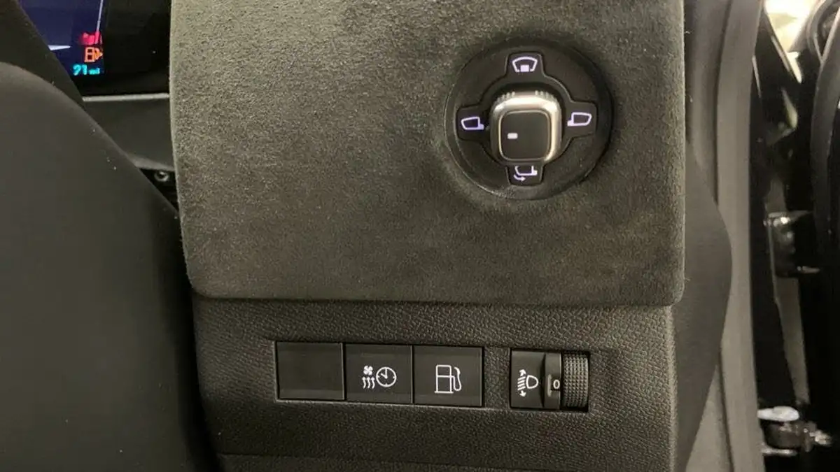 2024-ds-ds-4-e-tense-performance-line-nav-big-33