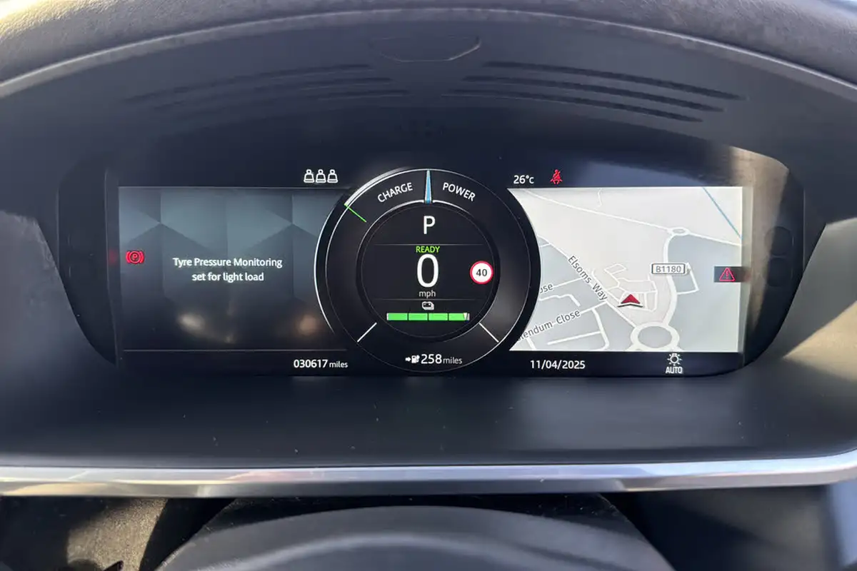 2021-jaguar-i-pace-ev400-black-big-13