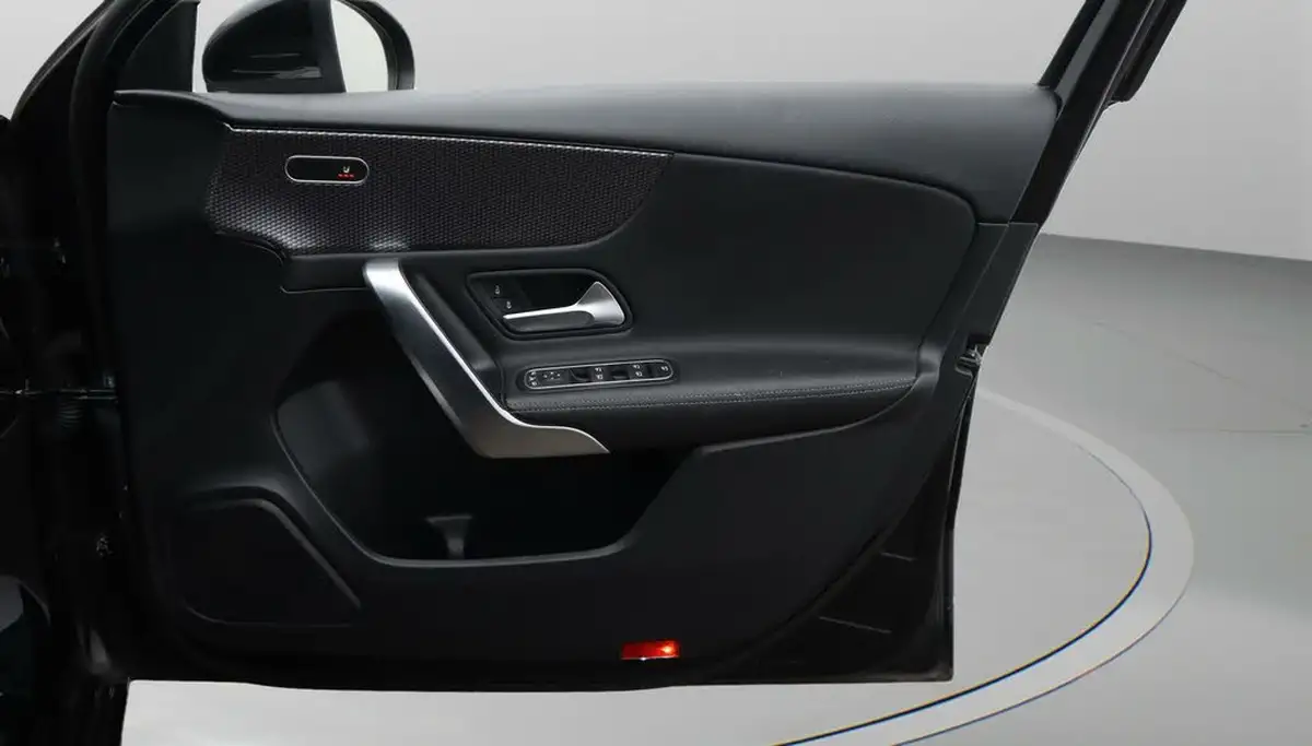 2018-mercedes-benz-a-class-15d-a180d-sport-116ps-executivess-hatchback-5d-7g-dct-big-15
