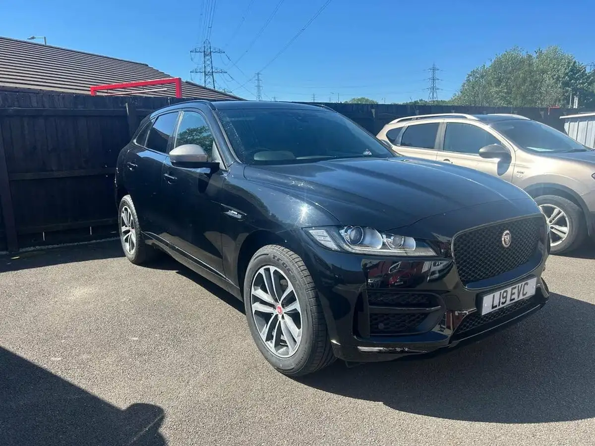 2016-jaguar-f-pace-20-i4d-r-sport-big-2