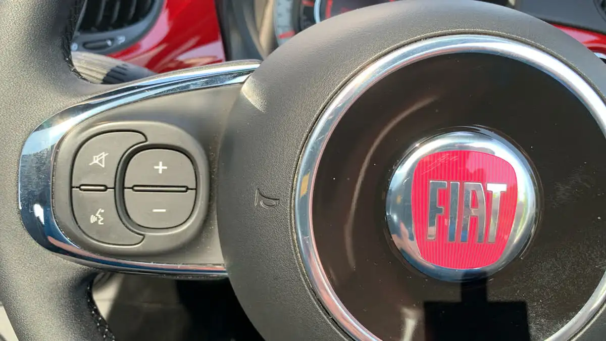 2025-fiat-500-10-big-22