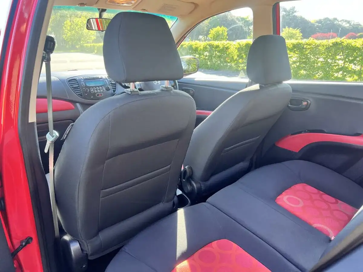2010-hyundai-i10-11-edition-big-26