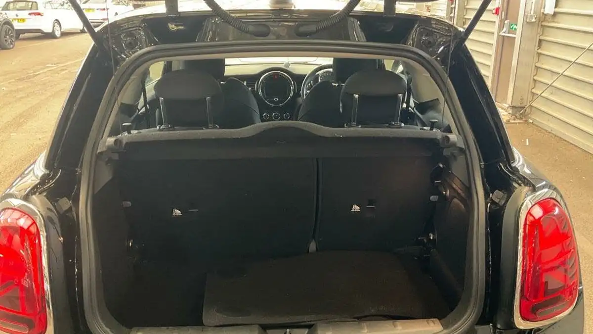 2018-mini-cooper-20-cooper-s-classic-ss-hatchback-3d-big-5