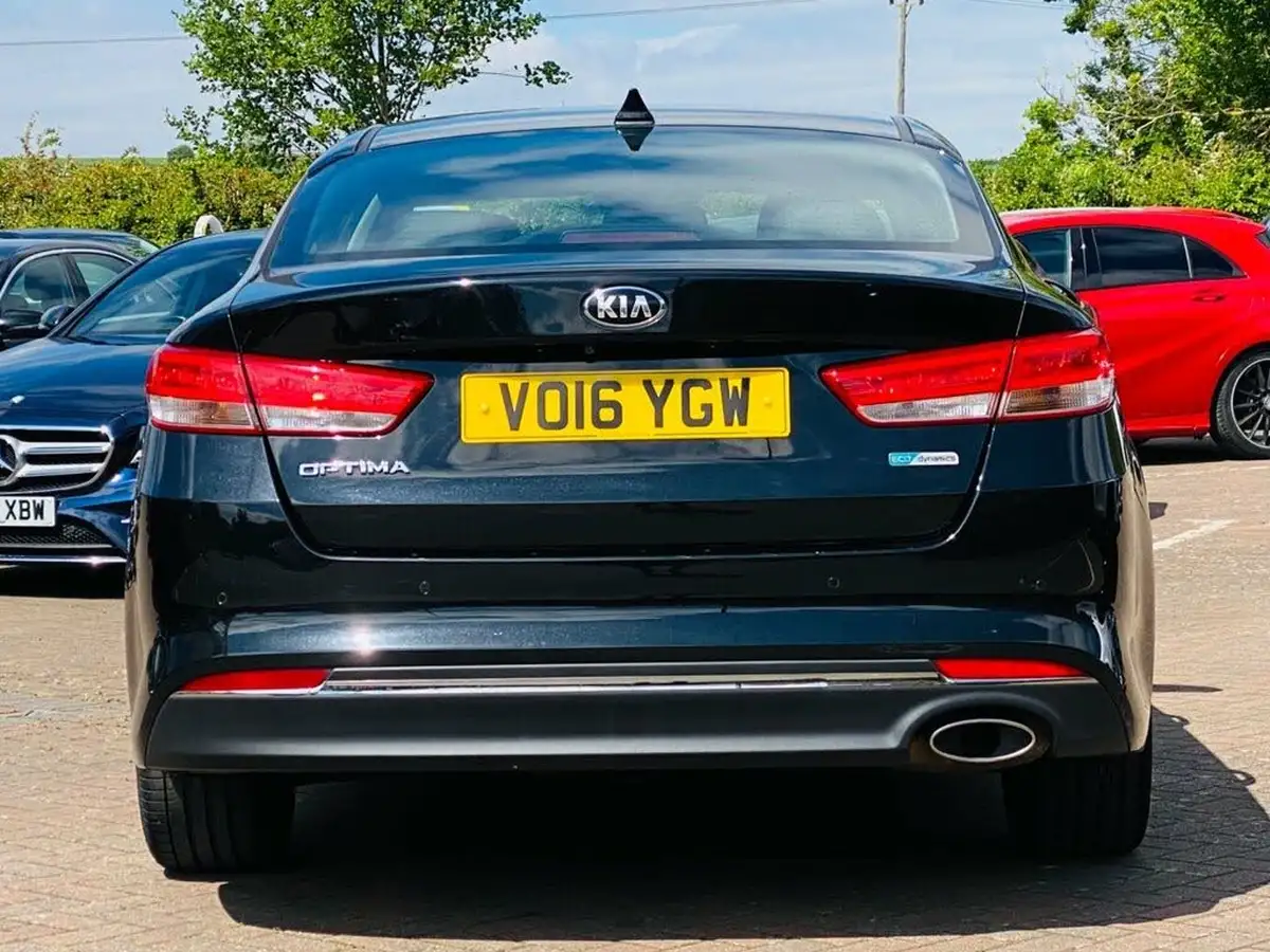 2016-kia-optima-17crdi-3-saloon-4d-big-7