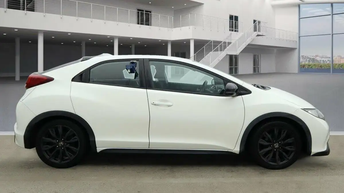 2015-honda-civic-18-s-140bhp-hatchback-big-4