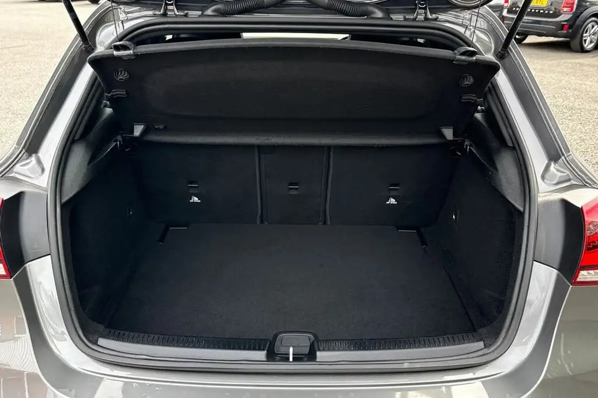 2021-mercedes-benz-a-class-13-a180-amg-line-executive-hatchback-5d-7g-dct-big-6