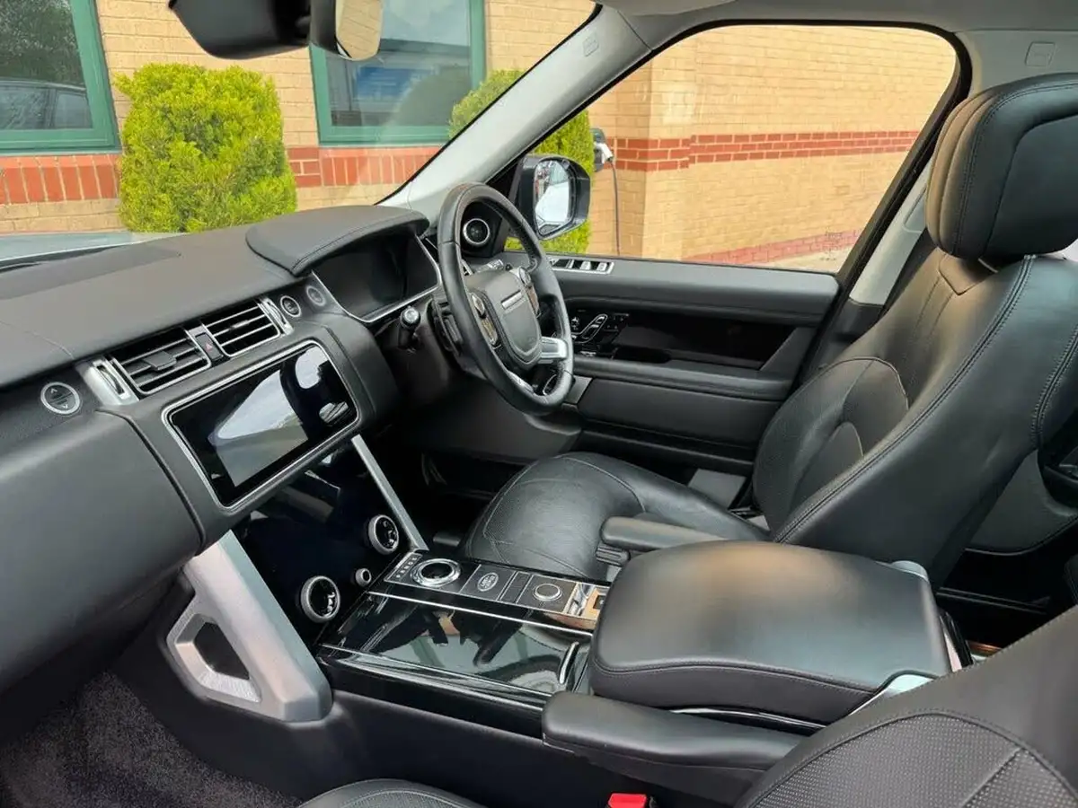 2018-land-rover-range-rover-30tdv6-vogue-big-7