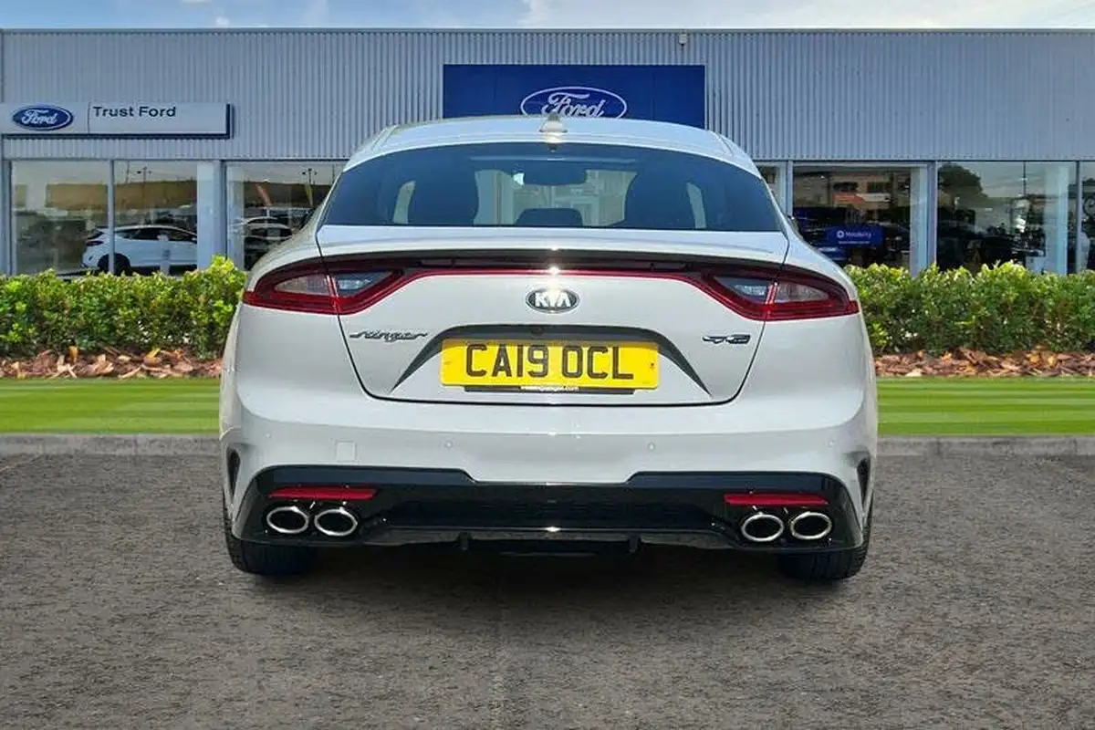 2019-kia-stinger-20-t-gdi-gt-line-244bhp-big-6