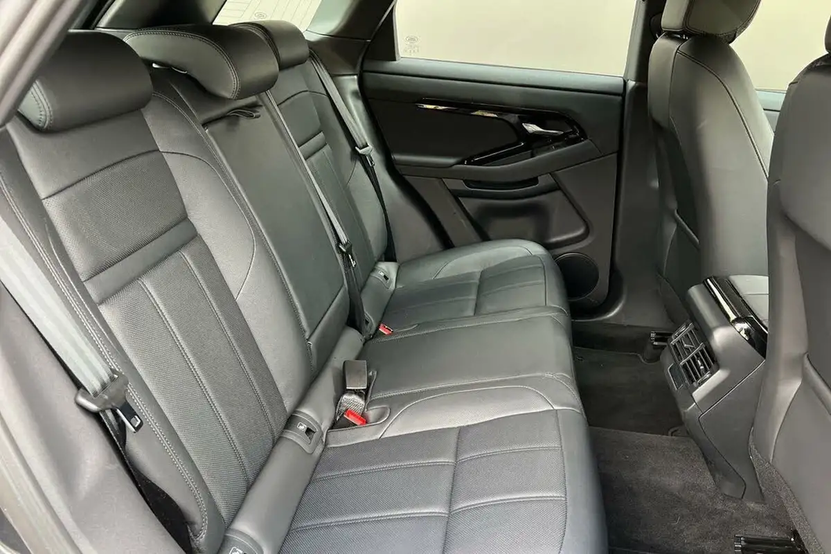 2024-land-rover-range-rover-evoque-15-p300e-s-big-29