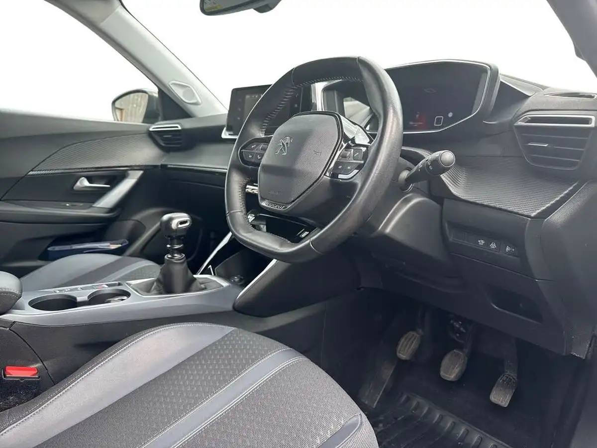 2020-peugeot-2008-suv-12-puretech-allure-100bhp-big-14