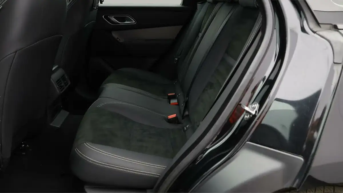 2021-land-rover-range-rover-velar-20-d200-velar-big-15