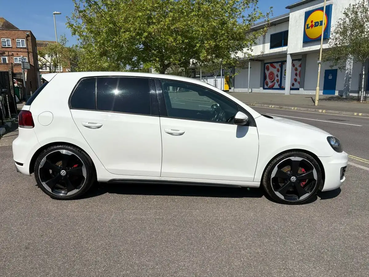 2012-volkswagen-golf-20-gti-tsi-210ps-hatchback-5d-big-4