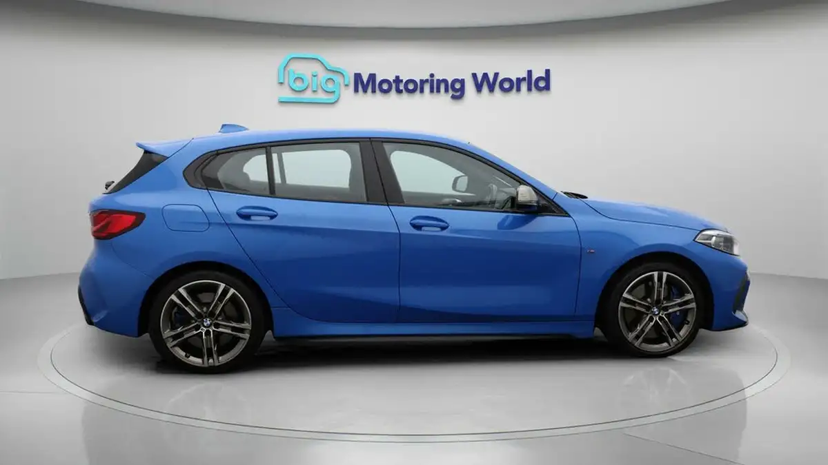 2022-bmw-1-series-20-m135i-xdrive-big-8