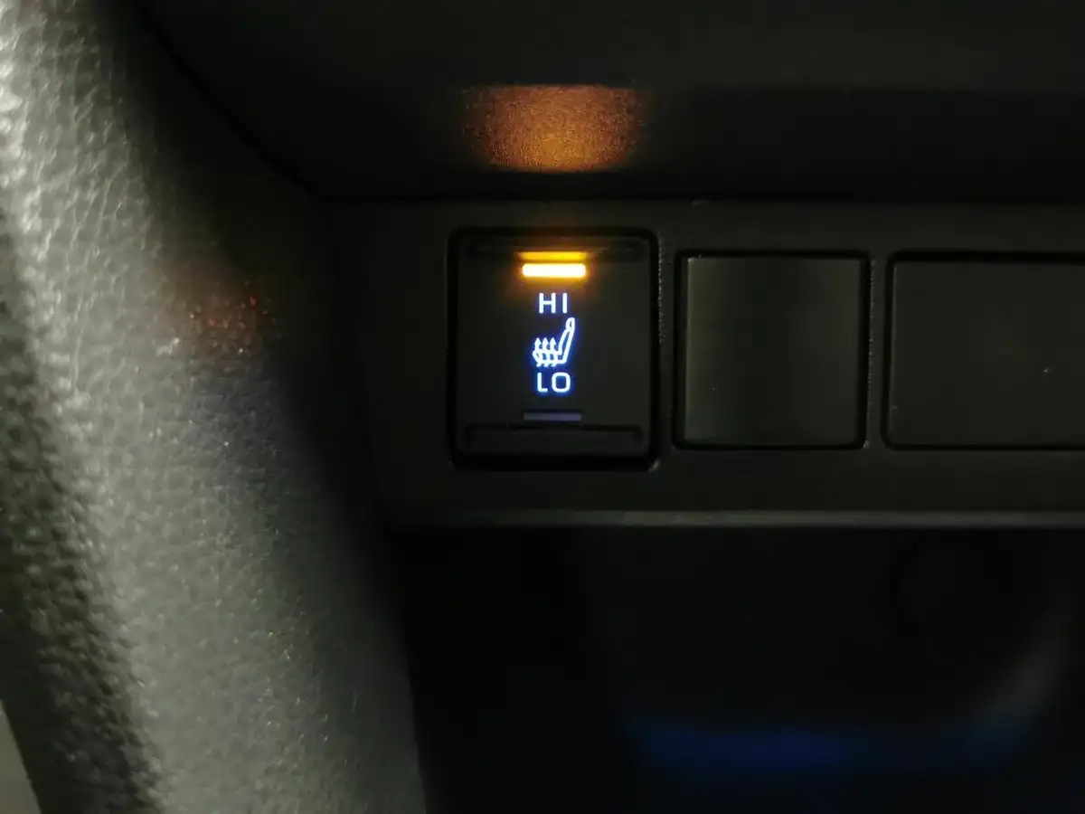 2023-toyota-yaris-cross-15-vvt-i-excel-awd-i-big-23
