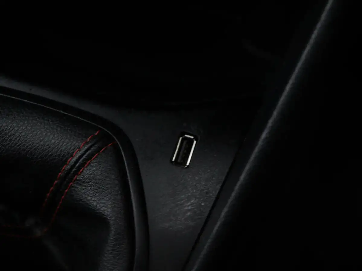 2022-ford-fiesta-10t-st-line-125ps-hybrid-mhev-5d-big-24