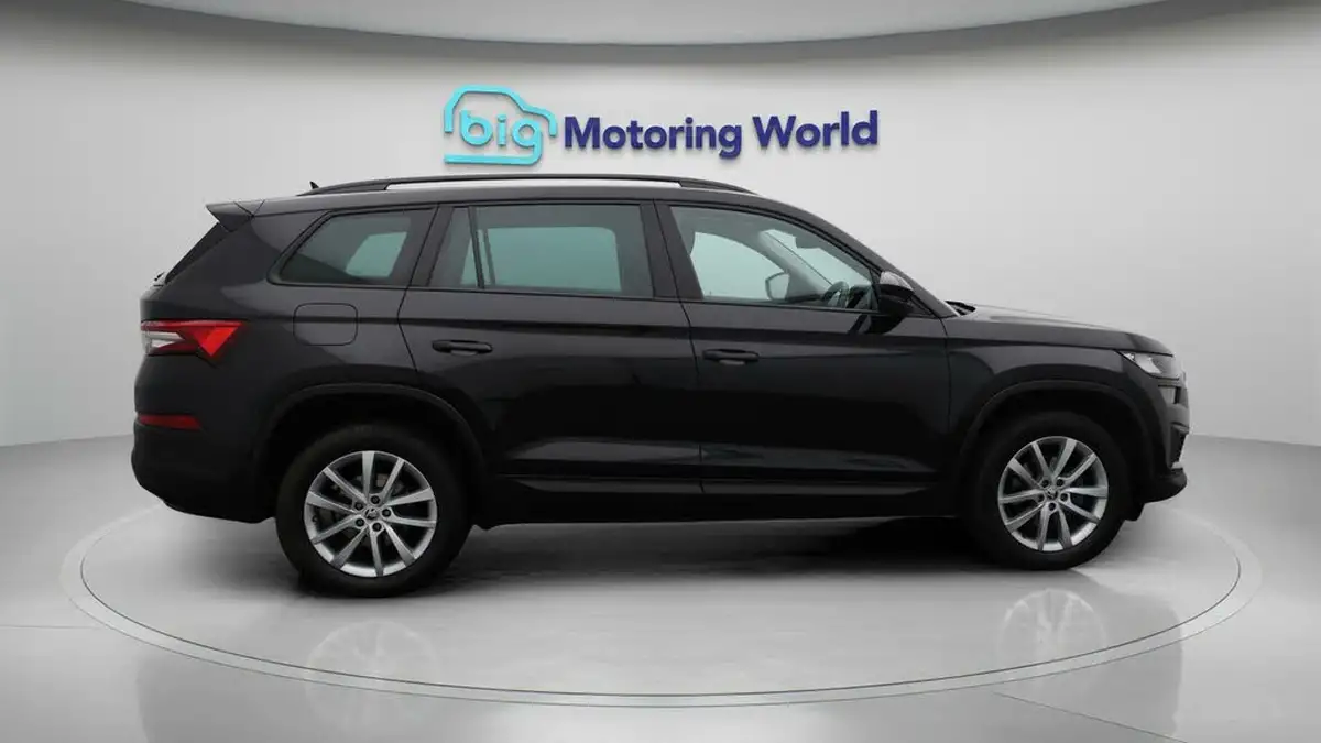 2021-skoda-kodiaq-15-tsi-se-5-dsg-big-8