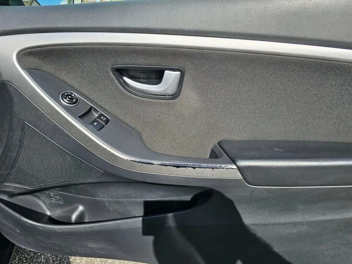 2015-hyundai-i30-14-active-3d-big-11