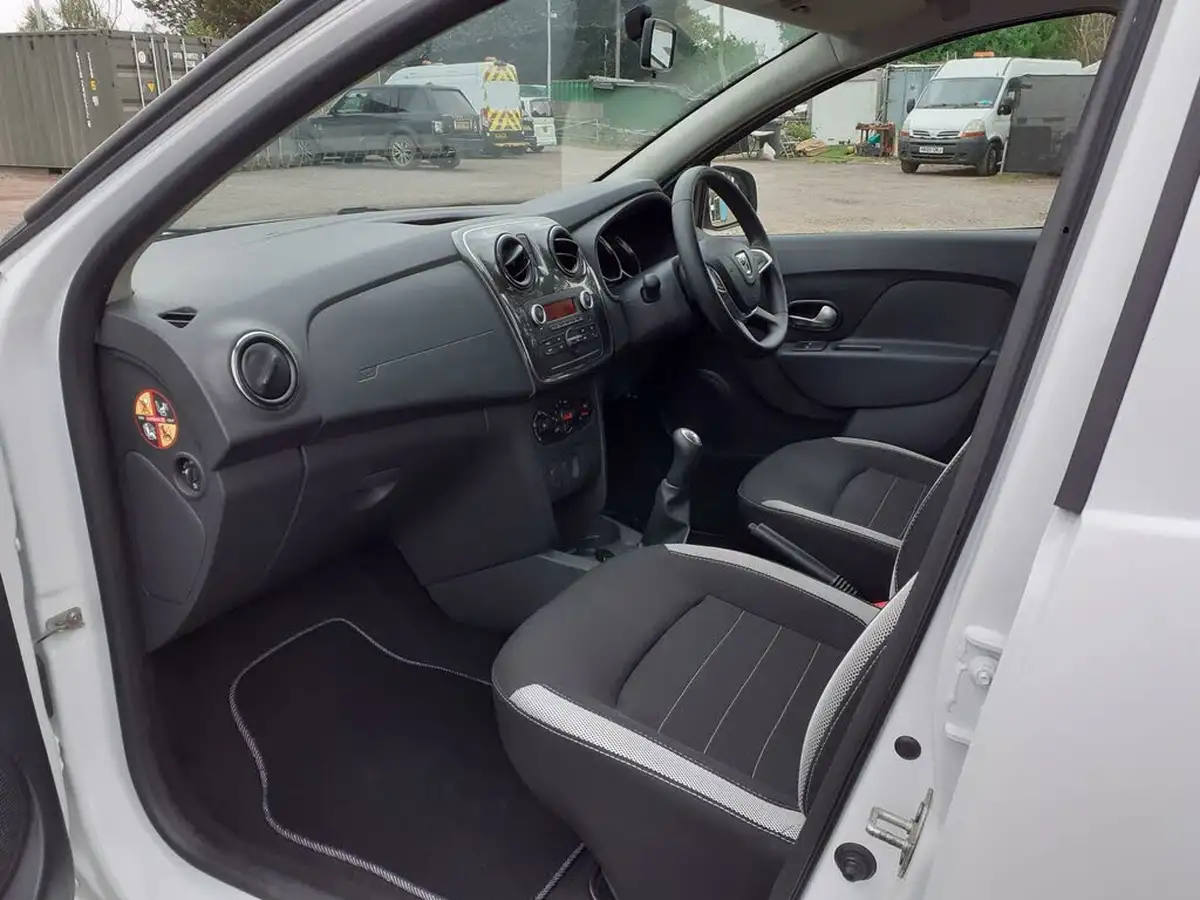 2018-dacia-sandero-stepway-09-tce-essential-big-8