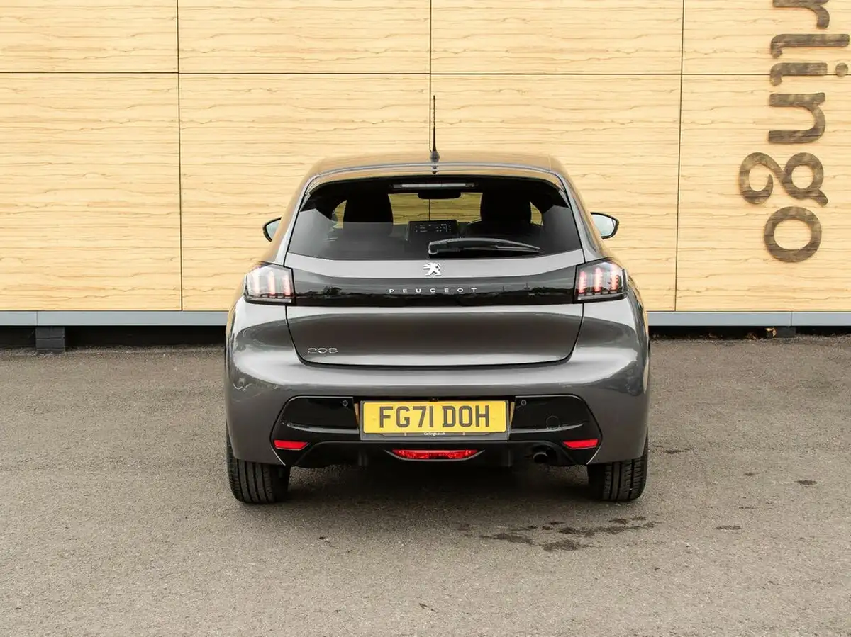 2021-peugeot-208-12-puretech-allure-premium-100bhp-big-5