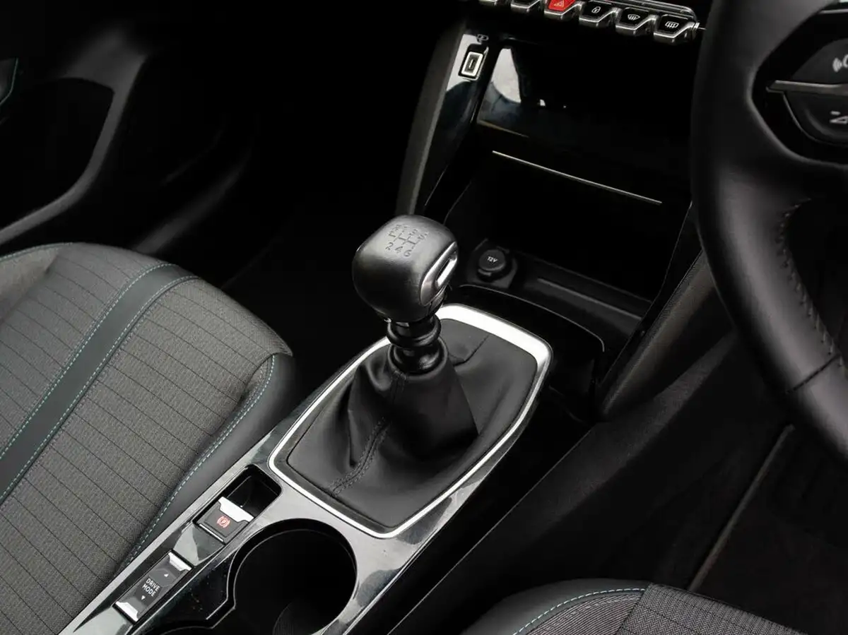 2021-peugeot-208-12-puretech-allure-premium-100bhp-big-29