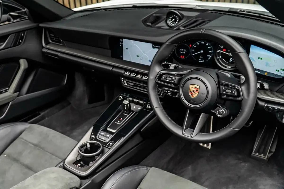 2024-porsche-911-30-carrera-4-gts-480ps-cabriolet-2981cc-pdk-big-23
